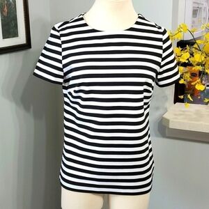 MICHAEL MICHAEL KORS CLASSIC. BLack & white striped top. Small